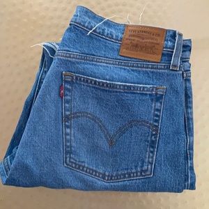 Levi’s Iconic Wedgie Jeans